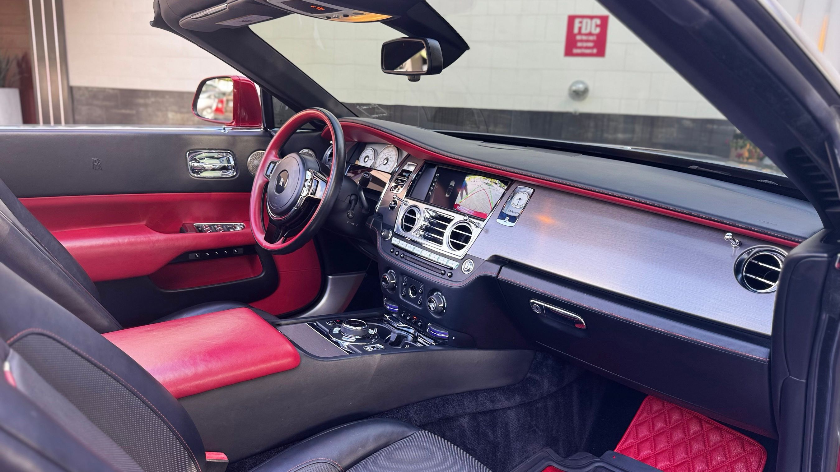 rolls-royce dawn 2018 SCA666D53JU115632 image rolls-royce dawn 2018 SCA666D53JU115632 image