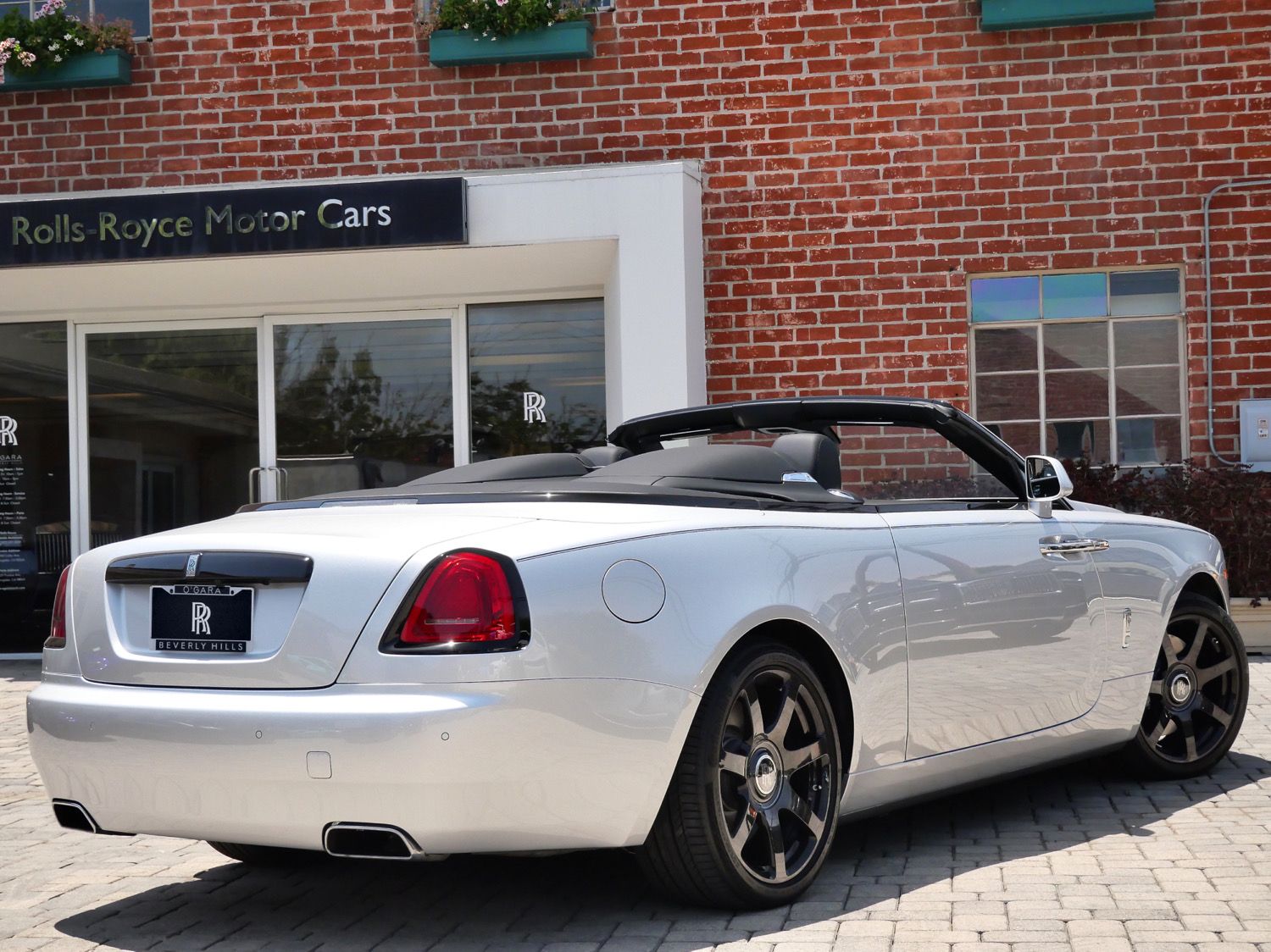 rolls-royce dawn 2021 SCAXZ8C00MU203734 image rolls-royce dawn 2021 SCAXZ8C00MU203734 image