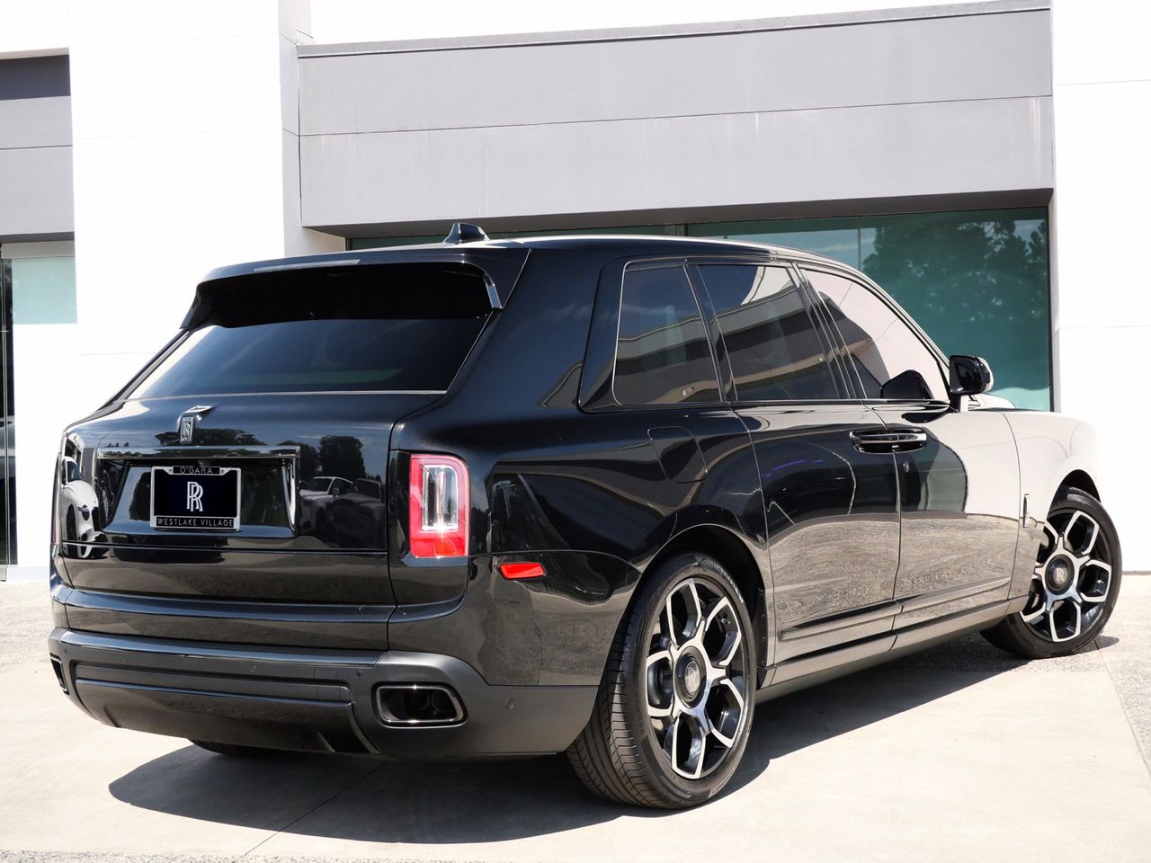rolls-royce cullinan 2023 SLATV8C07PU219945 image rolls-royce cullinan 2023 SLATV8C07PU219945 image