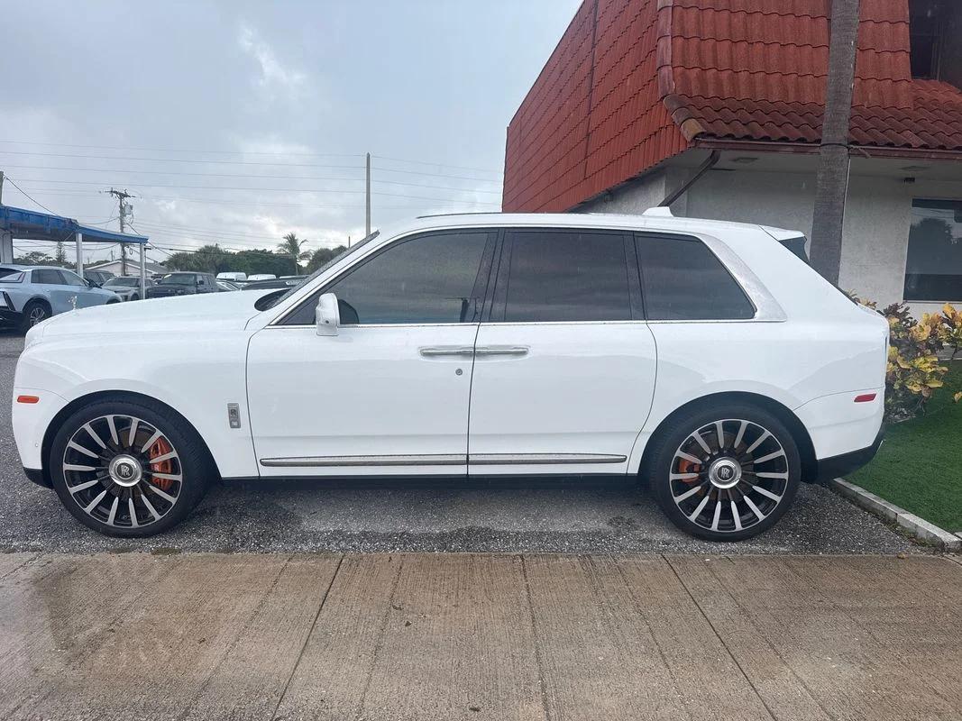 rolls-royce cullinan 2020 SLATV4C05LU114629 image rolls-royce cullinan 2020 SLATV4C05LU114629 image