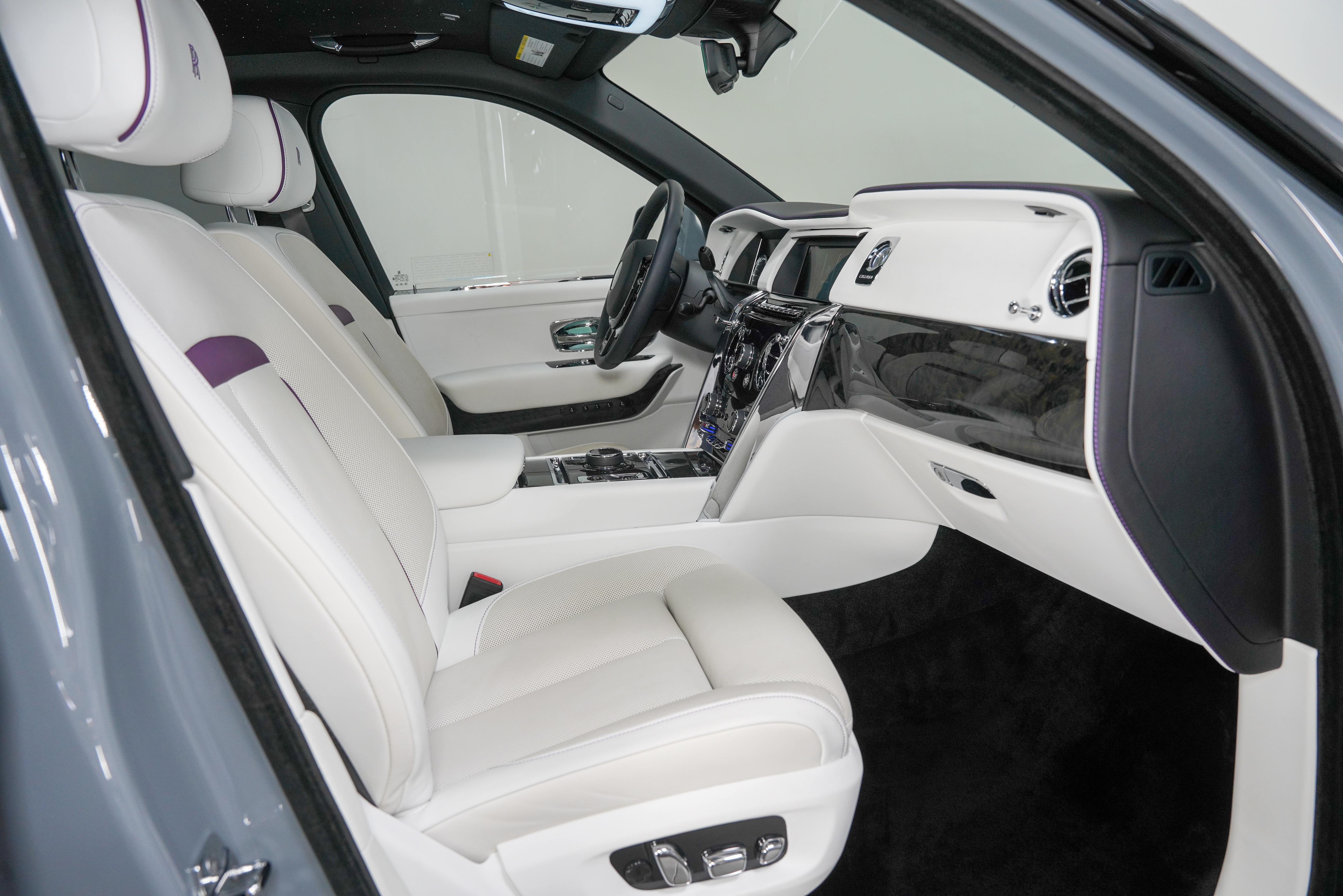 rolls-royce cullinan 2022 SLATV4C08NU213920 image rolls-royce cullinan 2022 SLATV4C08NU213920 image