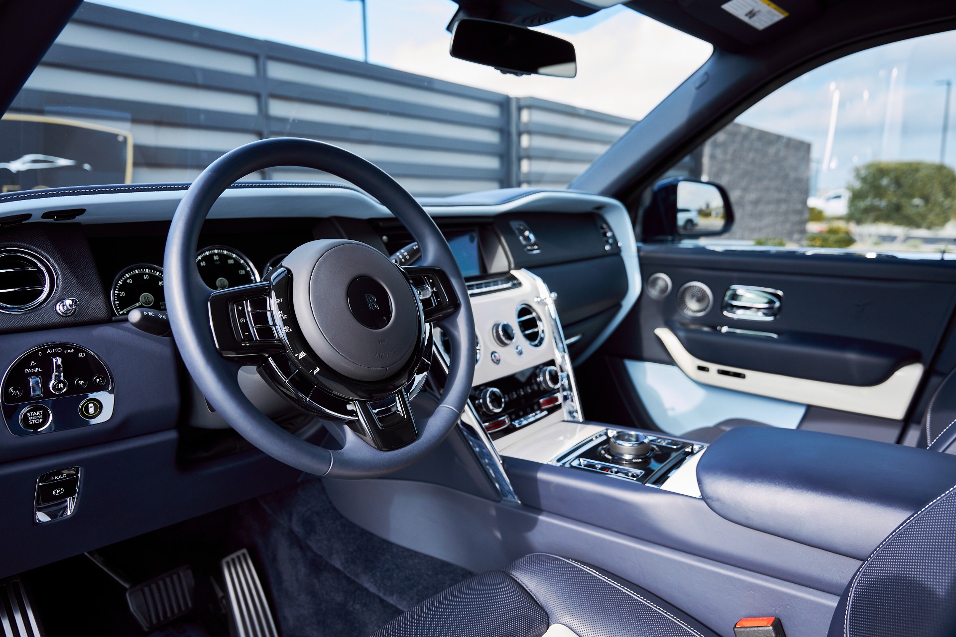 rolls-royce cullinan 2022 SLATV4C00NU214513 image rolls-royce cullinan 2022 SLATV4C00NU214513 image