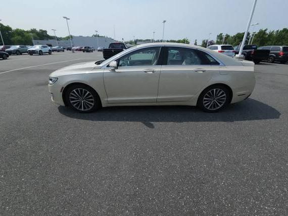 LINCOLN MKZ 2018 3LN6L5C91JR601813 image