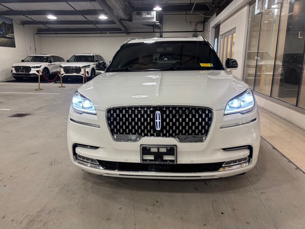 lincoln aviator 2023 5LMYJ9YY6PNL03210 image lincoln aviator 2023 5LMYJ9YY6PNL03210 image