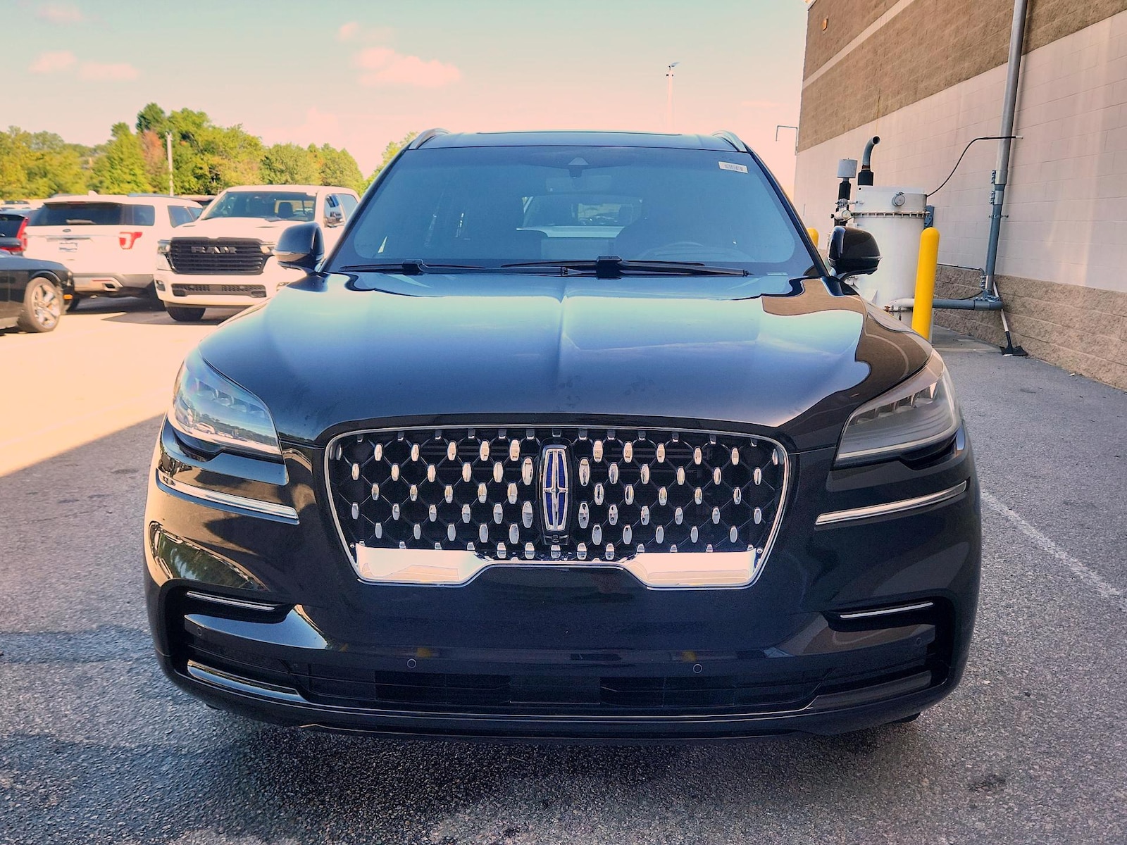 lincoln aviator 2023 5LMYJ8XY9PNL02001 image lincoln aviator 2023 5LMYJ8XY9PNL02001 image