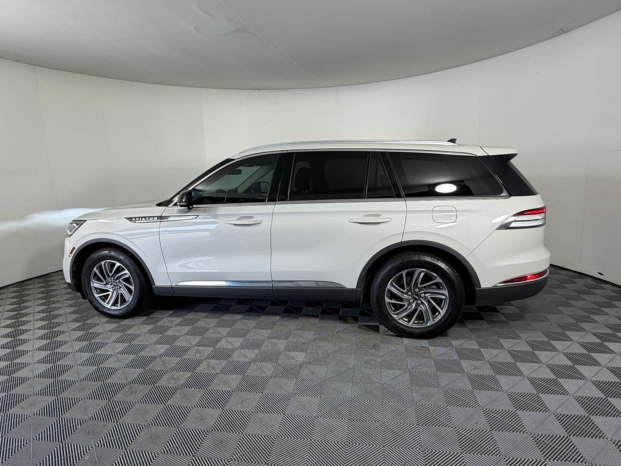 lincoln aviator 2023 5LM5J6WCXPGL23280 image lincoln aviator 2023 5LM5J6WCXPGL23280 image