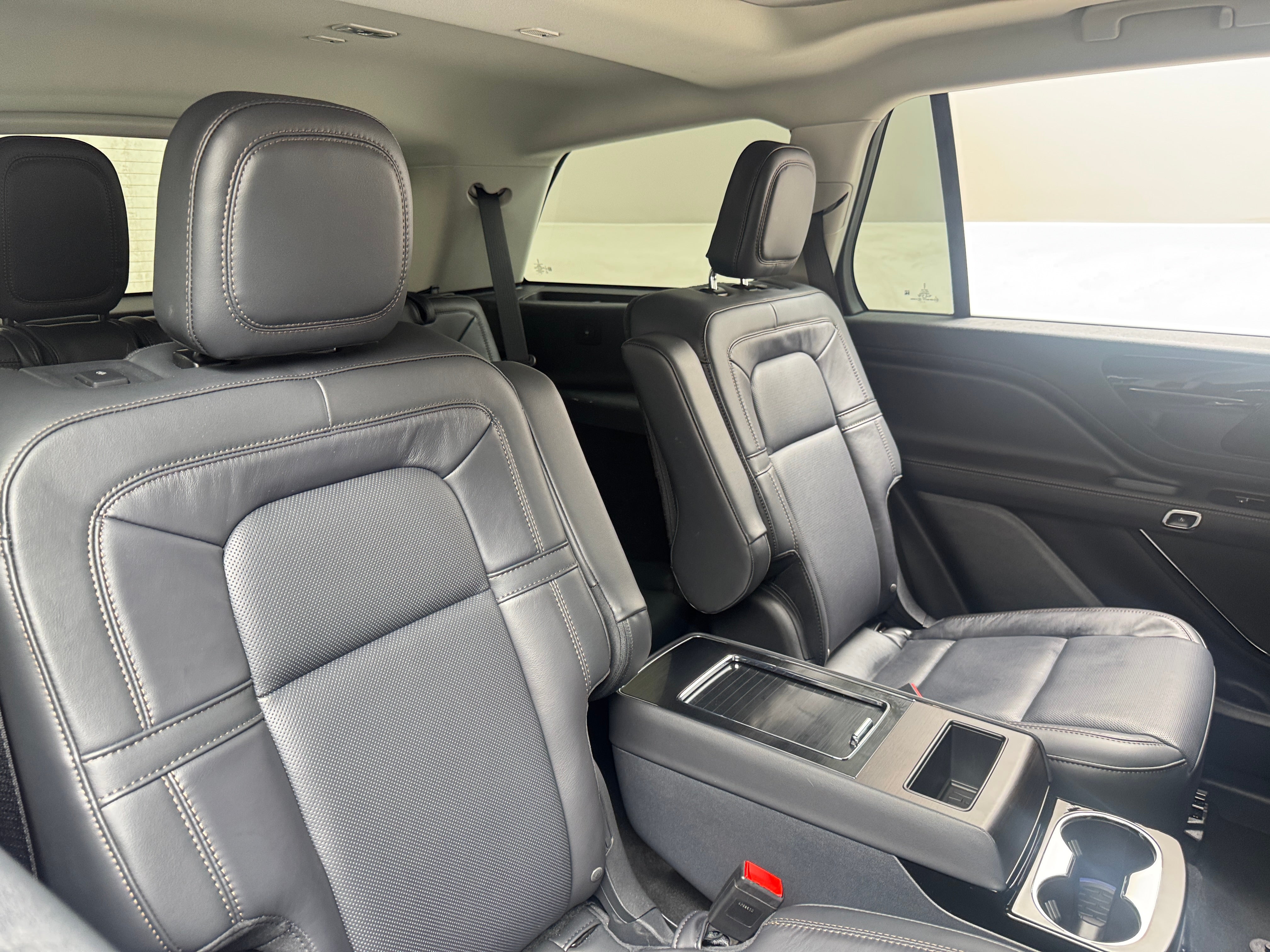 lincoln aviator 2026 5LM5J7WC5TGL05737 image lincoln aviator 2026 5LM5J7WC5TGL05737 image