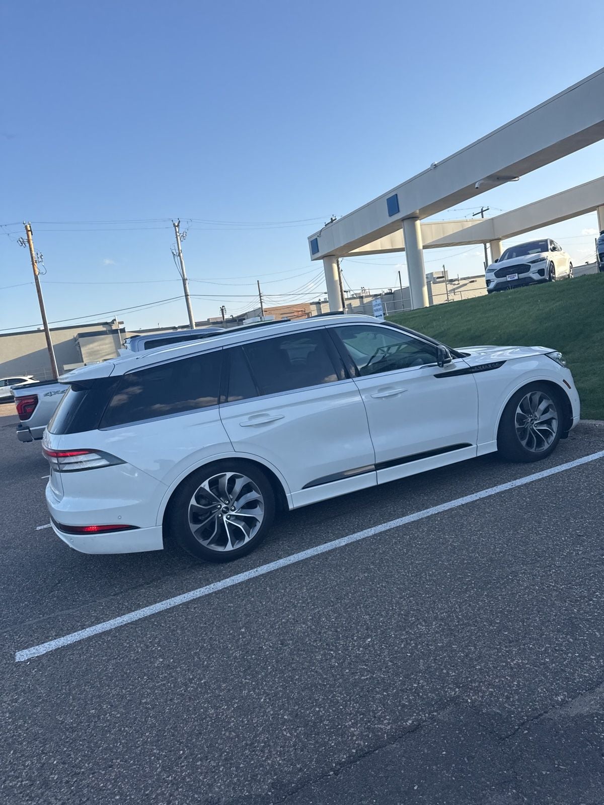 lincoln aviator 2021 5LMYJ8XY4MNL00149 image lincoln aviator 2021 5LMYJ8XY4MNL00149 image
