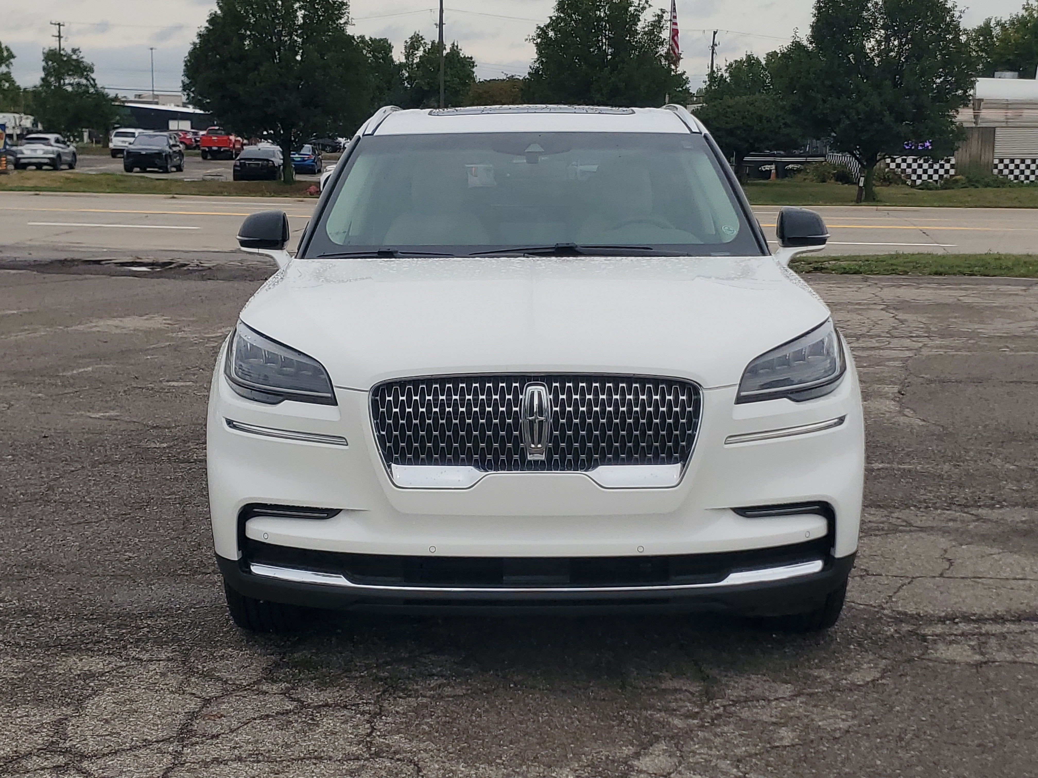 lincoln aviator 2024 5LM5J6XC8RGL03062 image lincoln aviator 2024 5LM5J6XC8RGL03062 image
