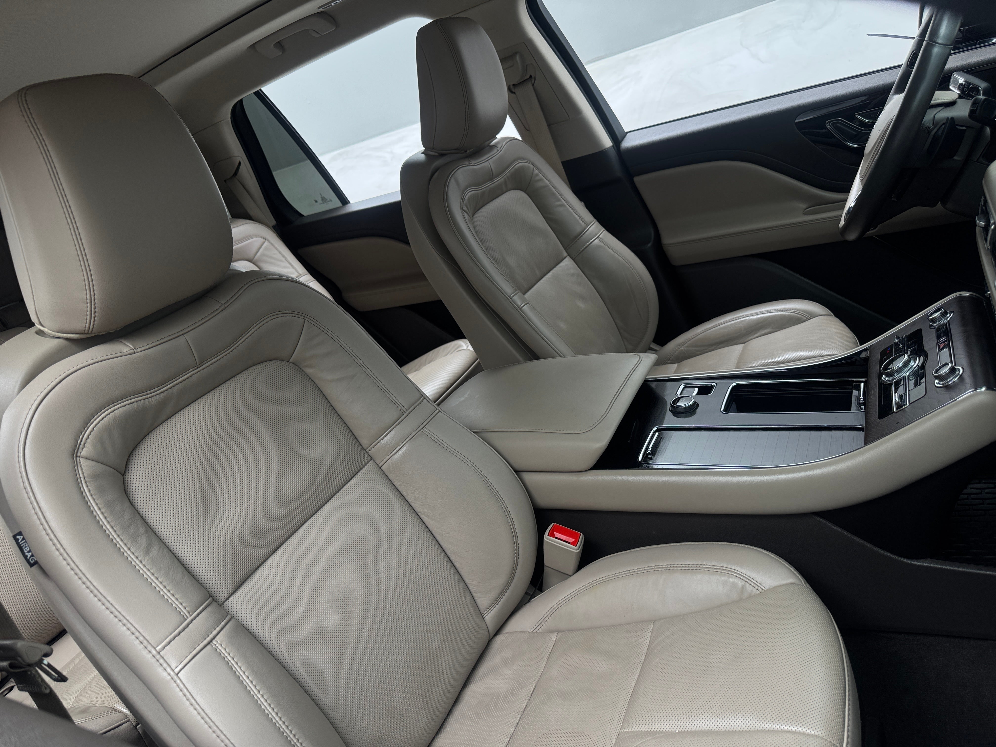 lincoln aviator 2024 5LM5J7WC8RGL09564 image lincoln aviator 2024 5LM5J7WC8RGL09564 image