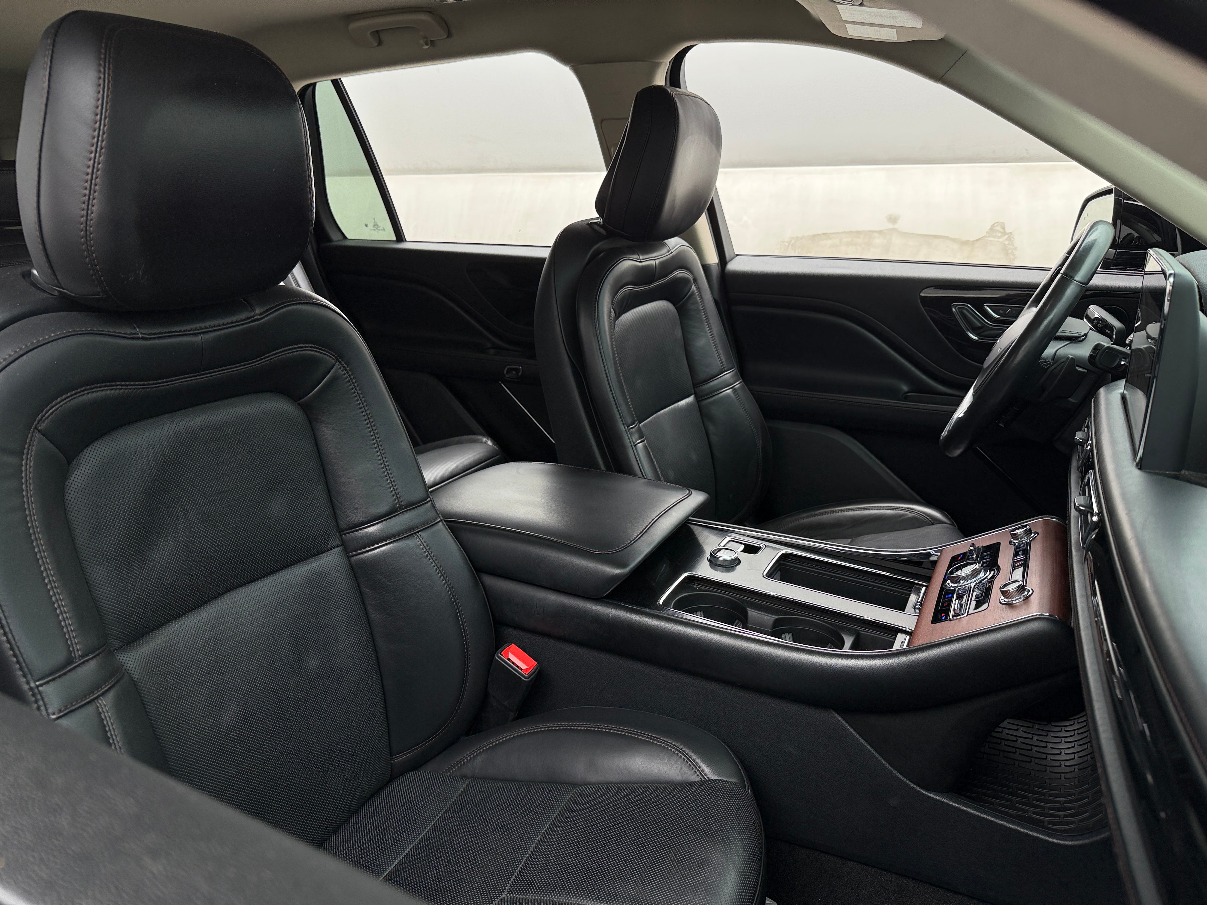 lincoln aviator 2020 5LM5J7XC8LGL30601 image lincoln aviator 2020 5LM5J7XC8LGL30601 image