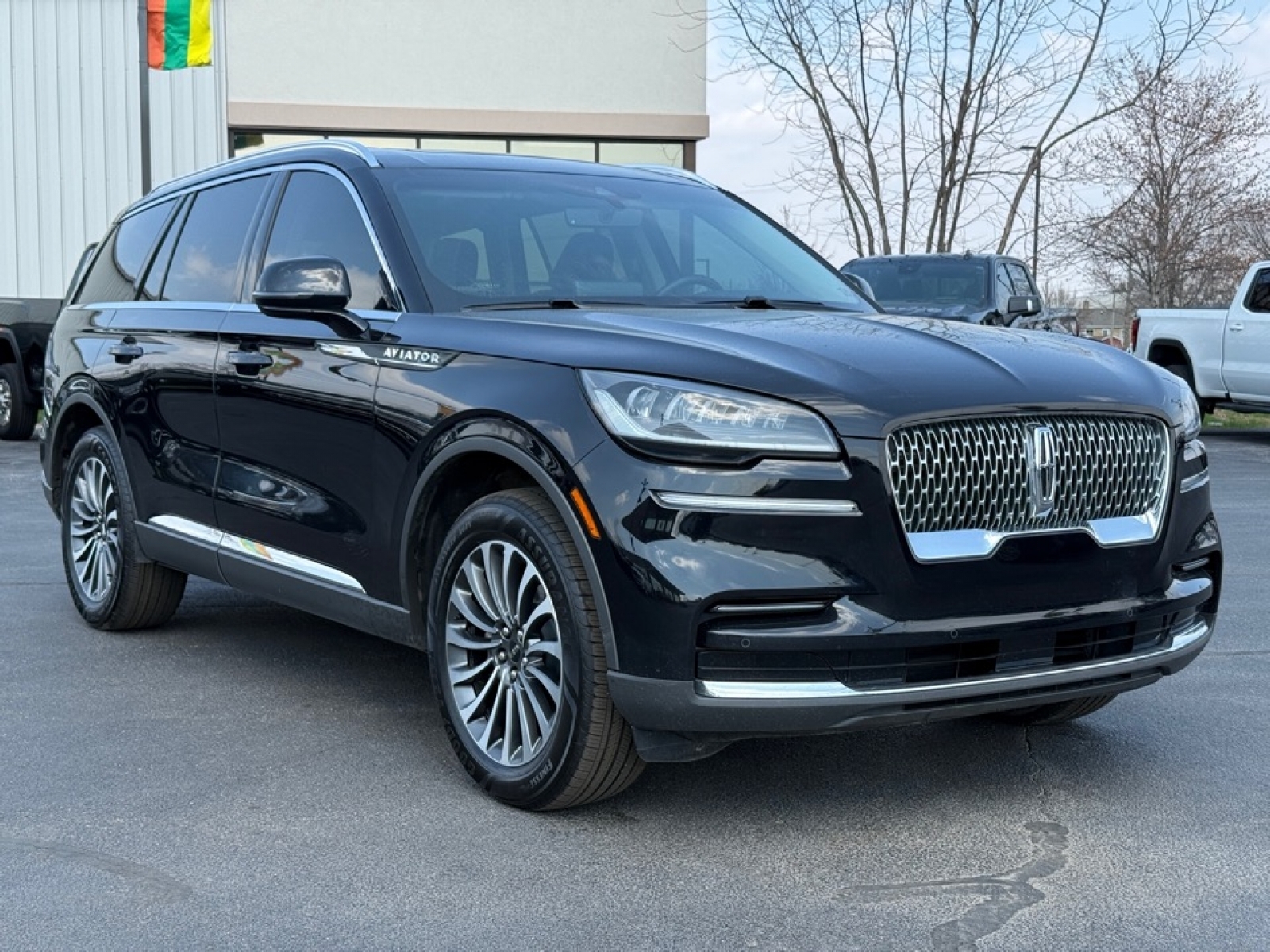 lincoln aviator 2022 5LM5J6XC6NGL21263 image lincoln aviator 2022 5LM5J6XC6NGL21263 image