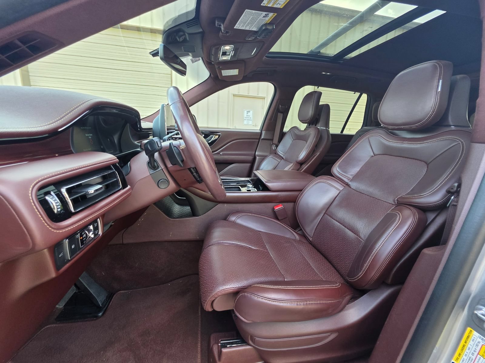 lincoln aviator 2022 5LM5J9XC4NGL18511 image lincoln aviator 2022 5LM5J9XC4NGL18511 image