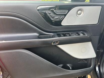 lincoln aviator 2022 5LMYJ8XY6NNL00672 image lincoln aviator 2022 5LMYJ8XY6NNL00672 image