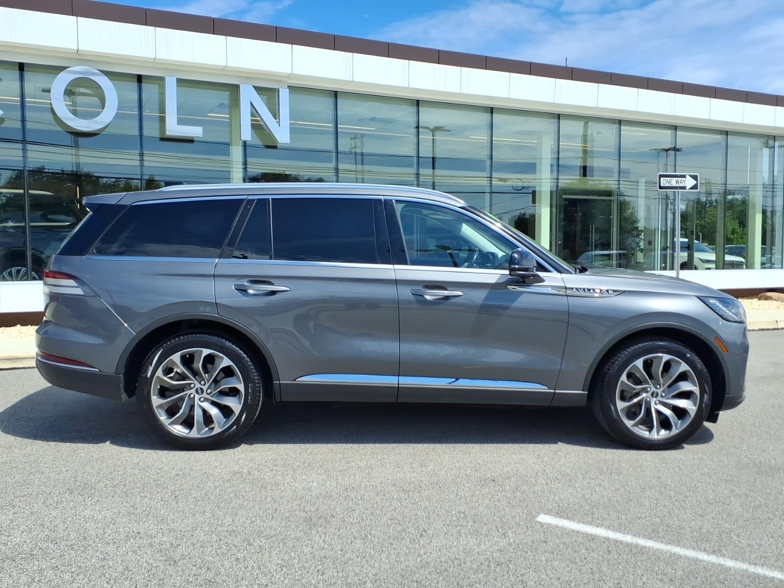 lincoln aviator 2025 5LM5J7XC7SGL06465 image