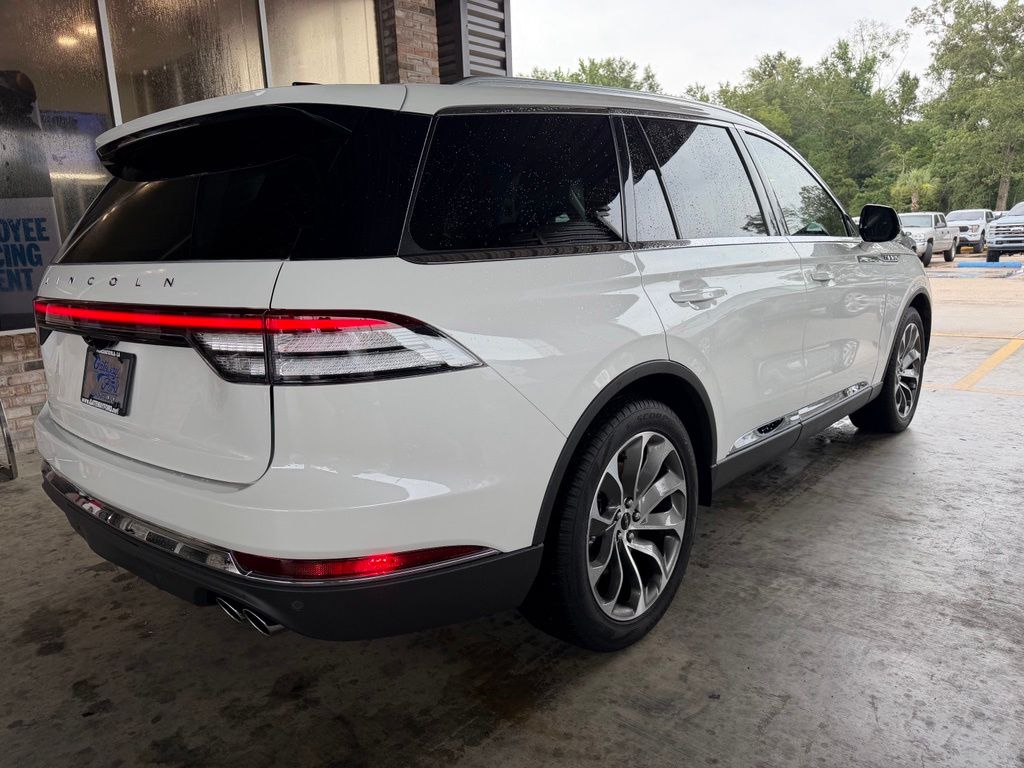 lincoln aviator 2025 5LM5J7WC8SGL29156 image lincoln aviator 2025 5LM5J7WC8SGL29156 image