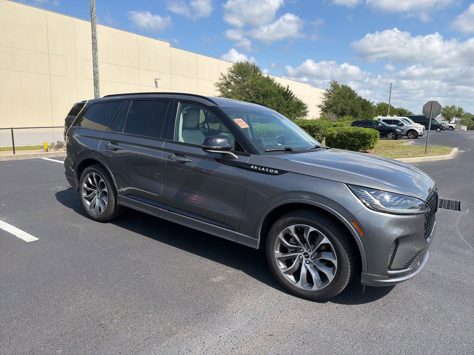 lincoln aviator 2025 5LM5J6XCXSGL00329 image lincoln aviator 2025 5LM5J6XCXSGL00329 image