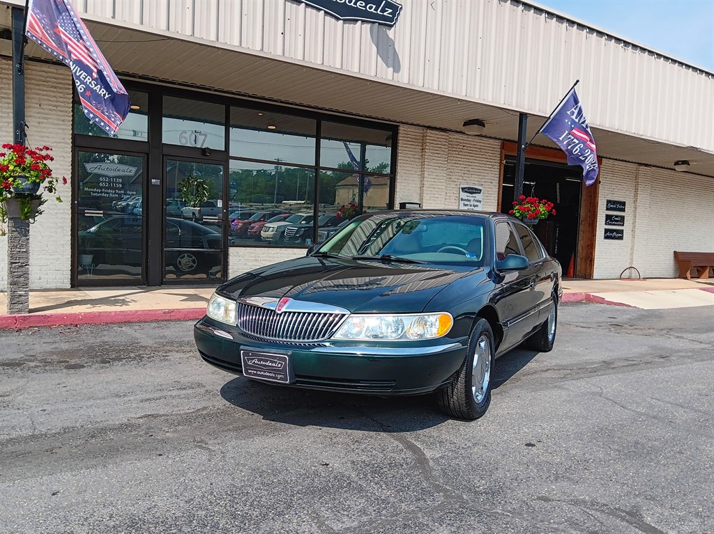 lincoln continental 2002 1LNHM97VX2Y632243 image lincoln continental 2002 1LNHM97VX2Y632243 image