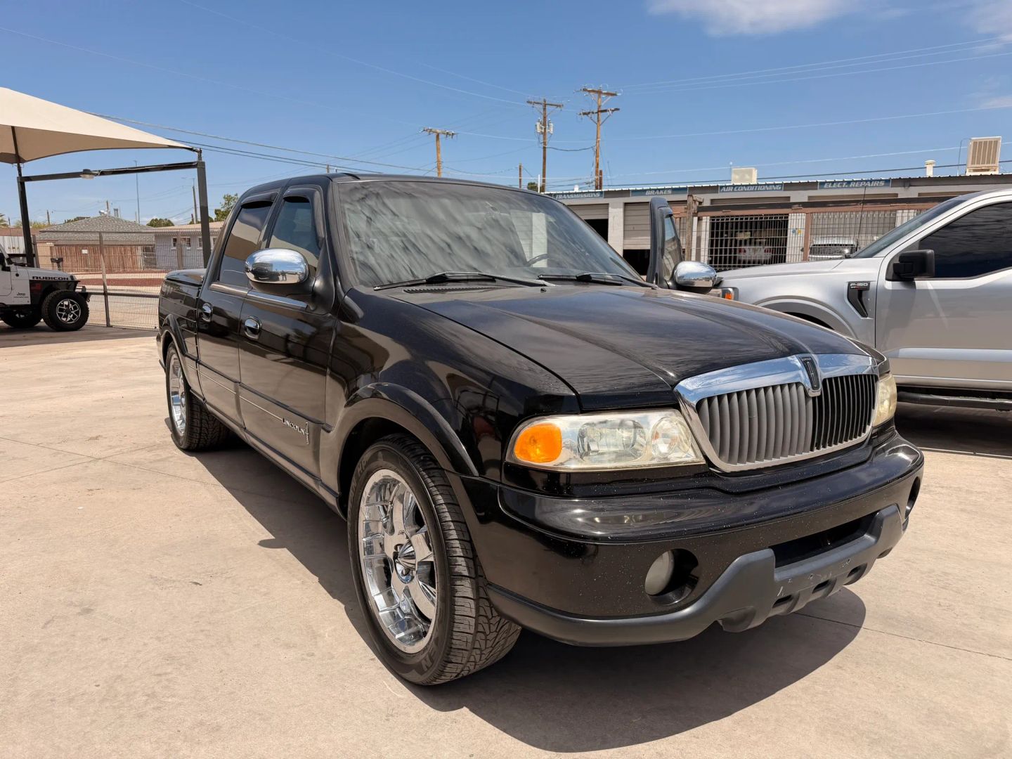 lincoln blackwood 2002 5LTEW05A32KJ02337 image lincoln blackwood 2002 5LTEW05A32KJ02337 image