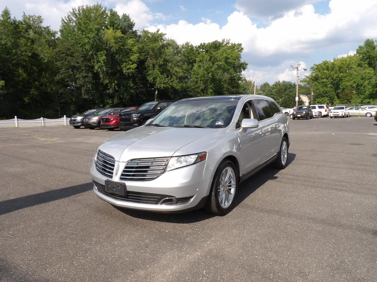 lincoln mkt 2019 2LMHJ5AT1KBL03957 image lincoln mkt 2019 2LMHJ5AT1KBL03957 image