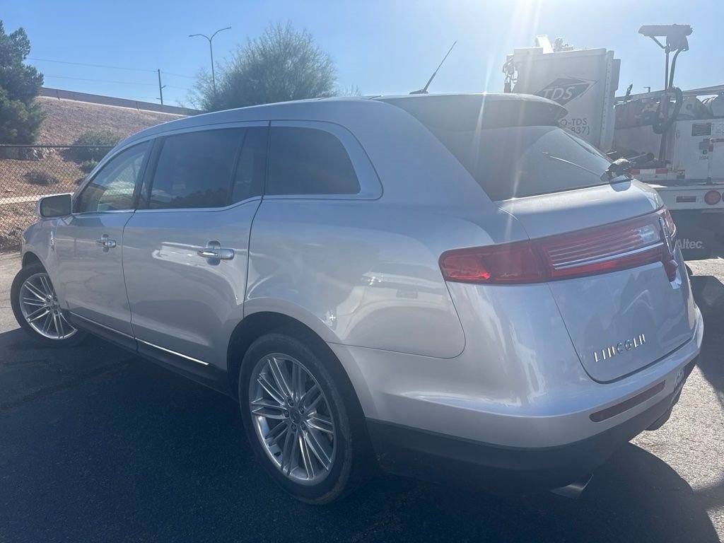 lincoln mkt 2018 2LMHJ5AT6JBL01703 image lincoln mkt 2018 2LMHJ5AT6JBL01703 image