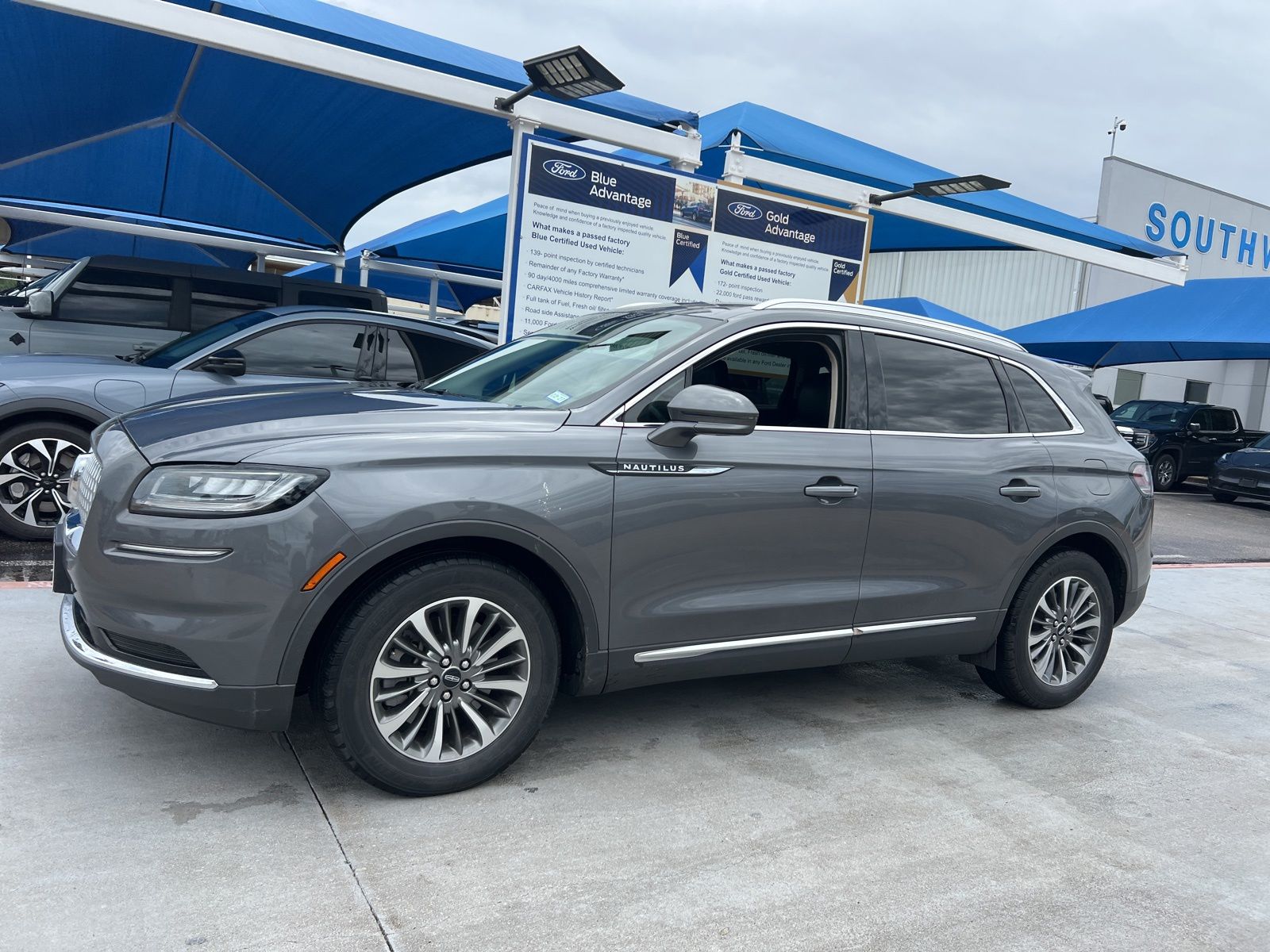lincoln nautilus 2022 2LMPJ6J90NBL08903 image