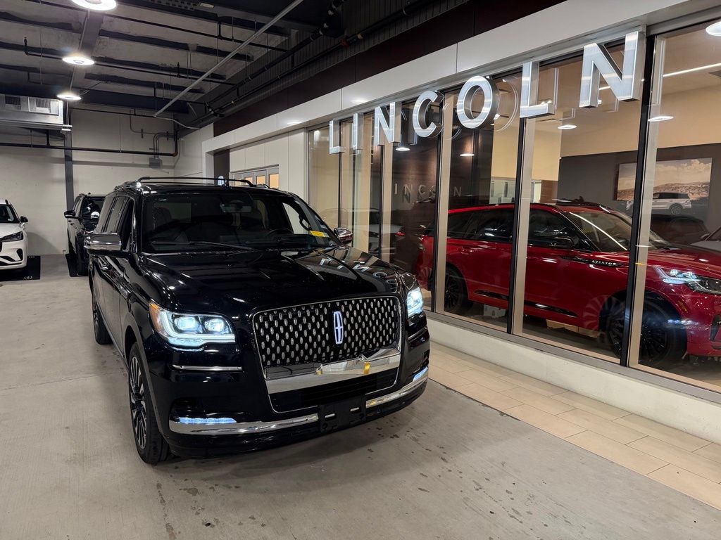 lincoln navigator 2023 5LMJJ3TG8PEL04243 image lincoln navigator 2023 5LMJJ3TG8PEL04243 image