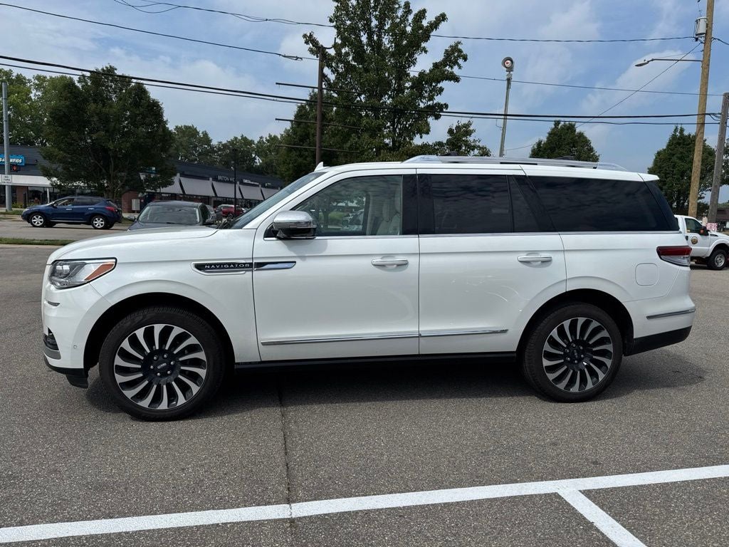 lincoln navigator 2023 5LMJJ2TG1PEL07057 image lincoln navigator 2023 5LMJJ2TG1PEL07057 image