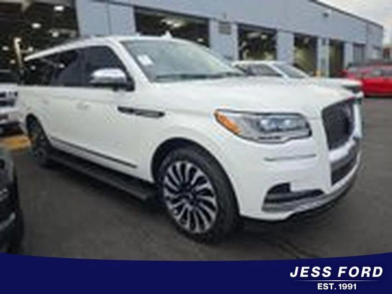 lincoln navigator 2023 5LMJJ3TG5PEL03650 image lincoln navigator 2023 5LMJJ3TG5PEL03650 image
