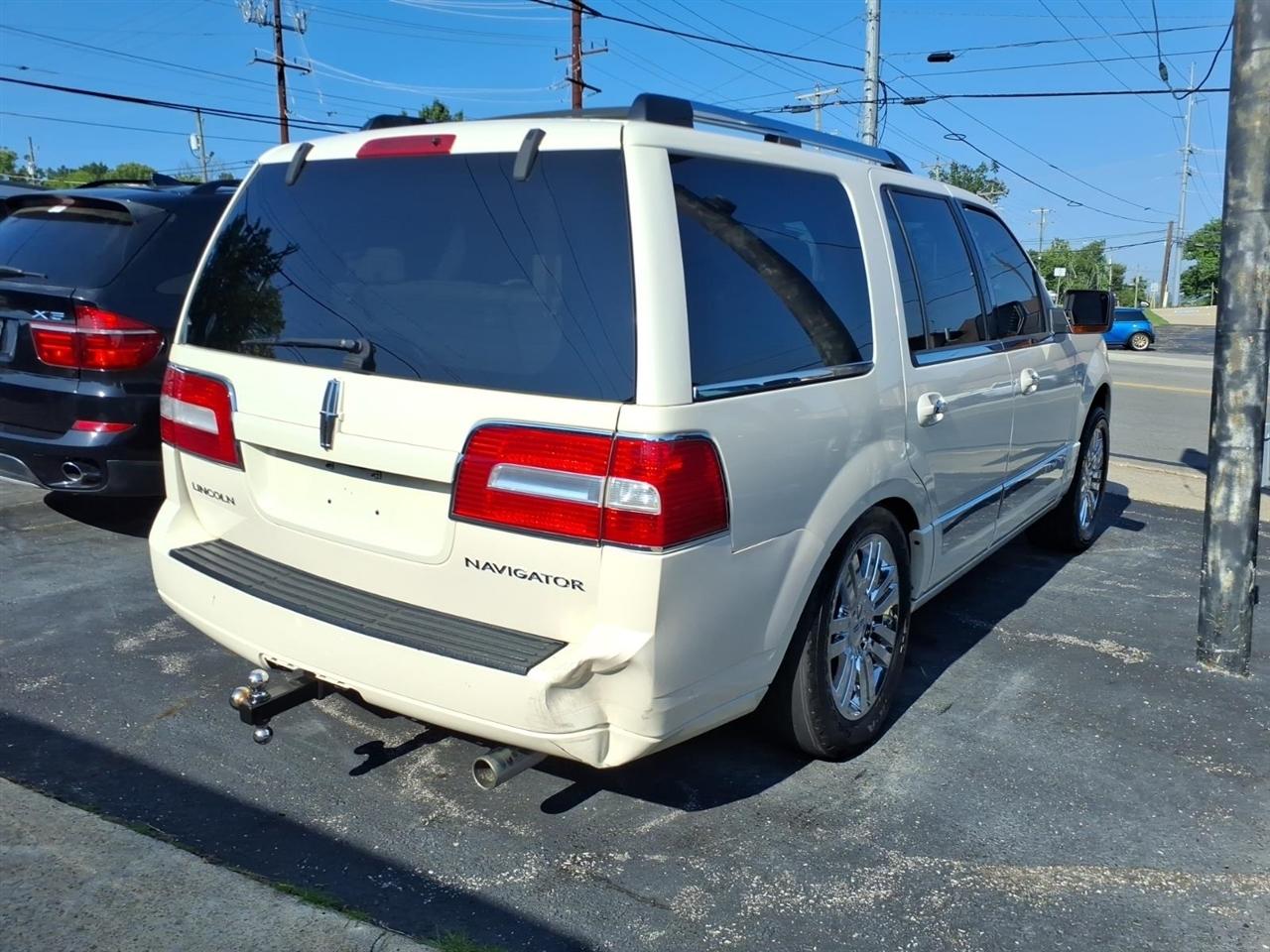 lincoln navigator 2007 5LMFU285X7LJ23168 image lincoln navigator 2007 5LMFU285X7LJ23168 image