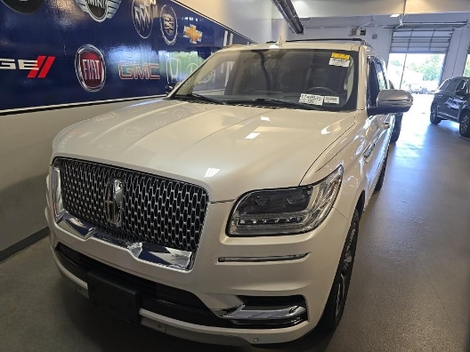 lincoln navigator 2019 5LMJJ2TT4KEL00660 image lincoln navigator 2019 5LMJJ2TT4KEL00660 image