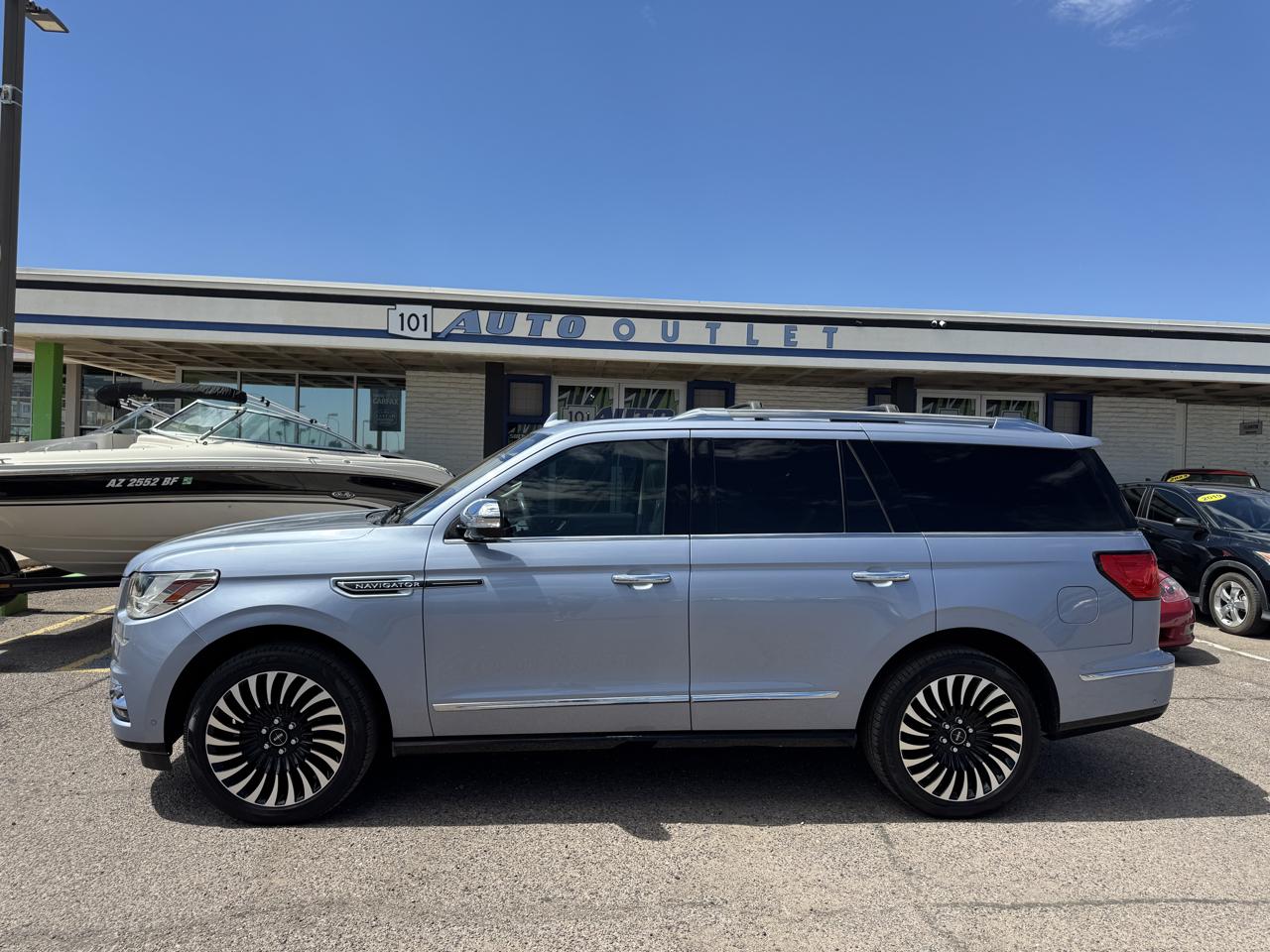 lincoln navigator 2018 5LMJJ2TT4JEL02682 image lincoln navigator 2018 5LMJJ2TT4JEL02682 image