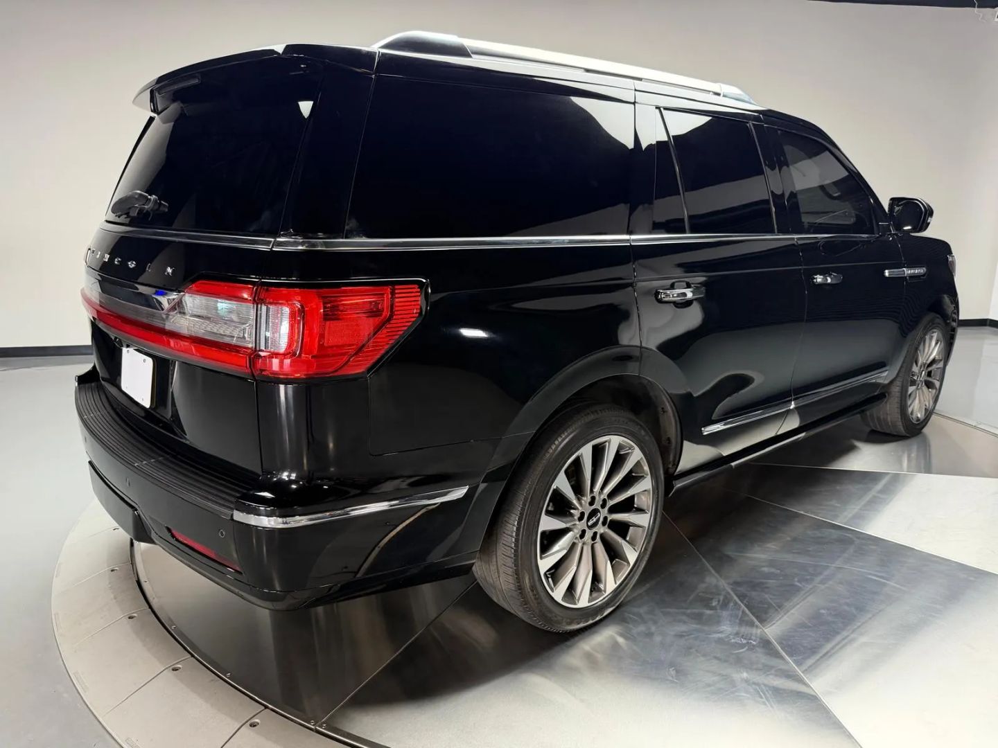 lincoln navigator 2018 5LMJJ2JT4JEL11286 image lincoln navigator 2018 5LMJJ2JT4JEL11286 image
