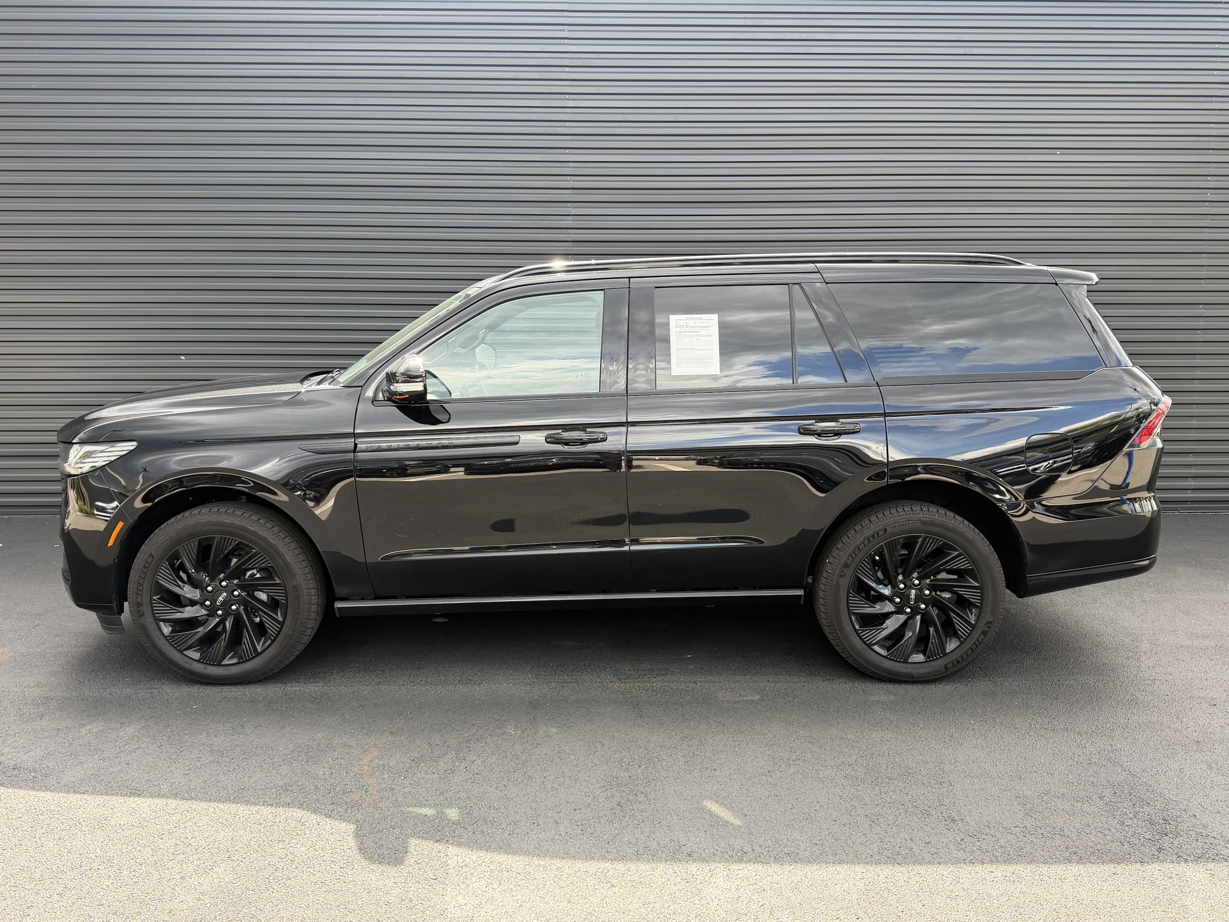 lincoln navigator 2026 5LMJJ2LGXTEL02403 image lincoln navigator 2026 5LMJJ2LGXTEL02403 image