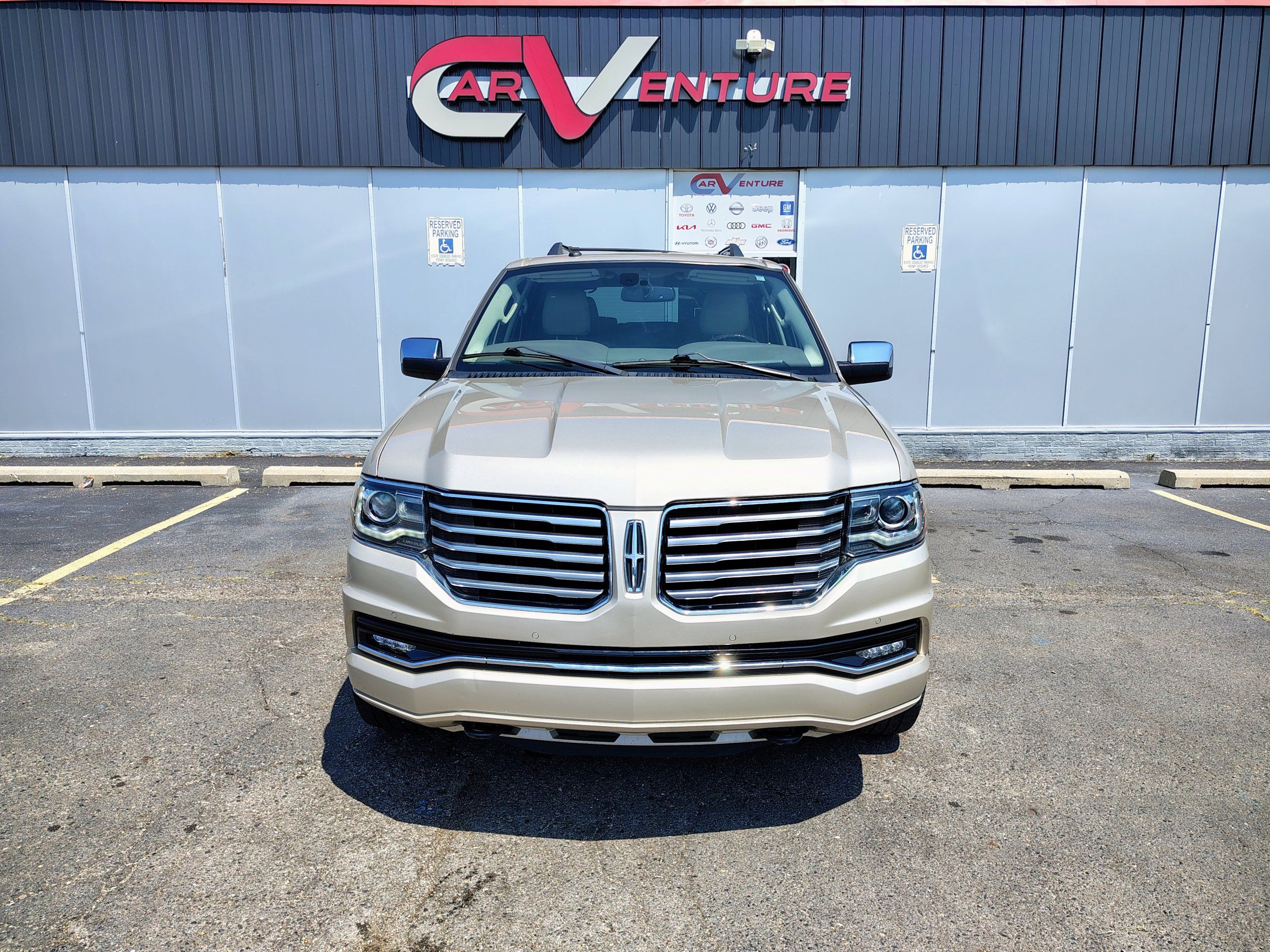lincoln navigator 2017 5LMJJ2JT8HEL05033 image lincoln navigator 2017 5LMJJ2JT8HEL05033 image