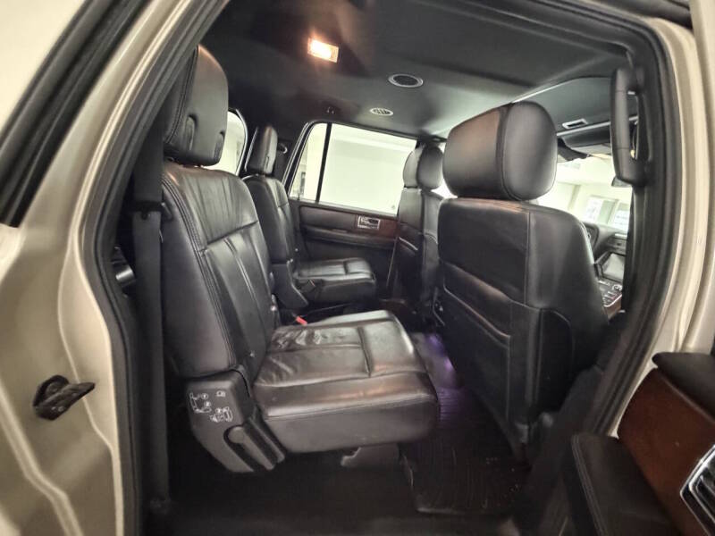 lincoln navigator 2017 5LMJJ3JT8HEL08052 image lincoln navigator 2017 5LMJJ3JT8HEL08052 image