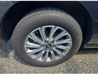 lincoln navigator 2024 5LMJJ2NG0REL11147 image lincoln navigator 2024 5LMJJ2NG0REL11147 image
