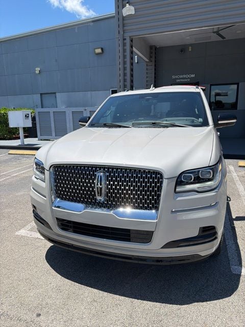 lincoln navigator 2024 5LMJJ2LG9REL20027 image lincoln navigator 2024 5LMJJ2LG9REL20027 image