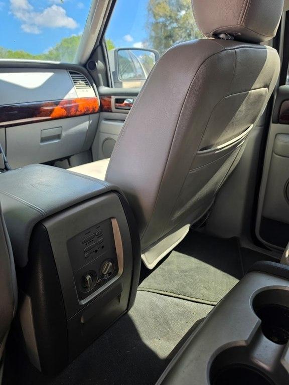 lincoln navigator 2006 5LMFU27556LJ29167 image lincoln navigator 2006 5LMFU27556LJ29167 image
