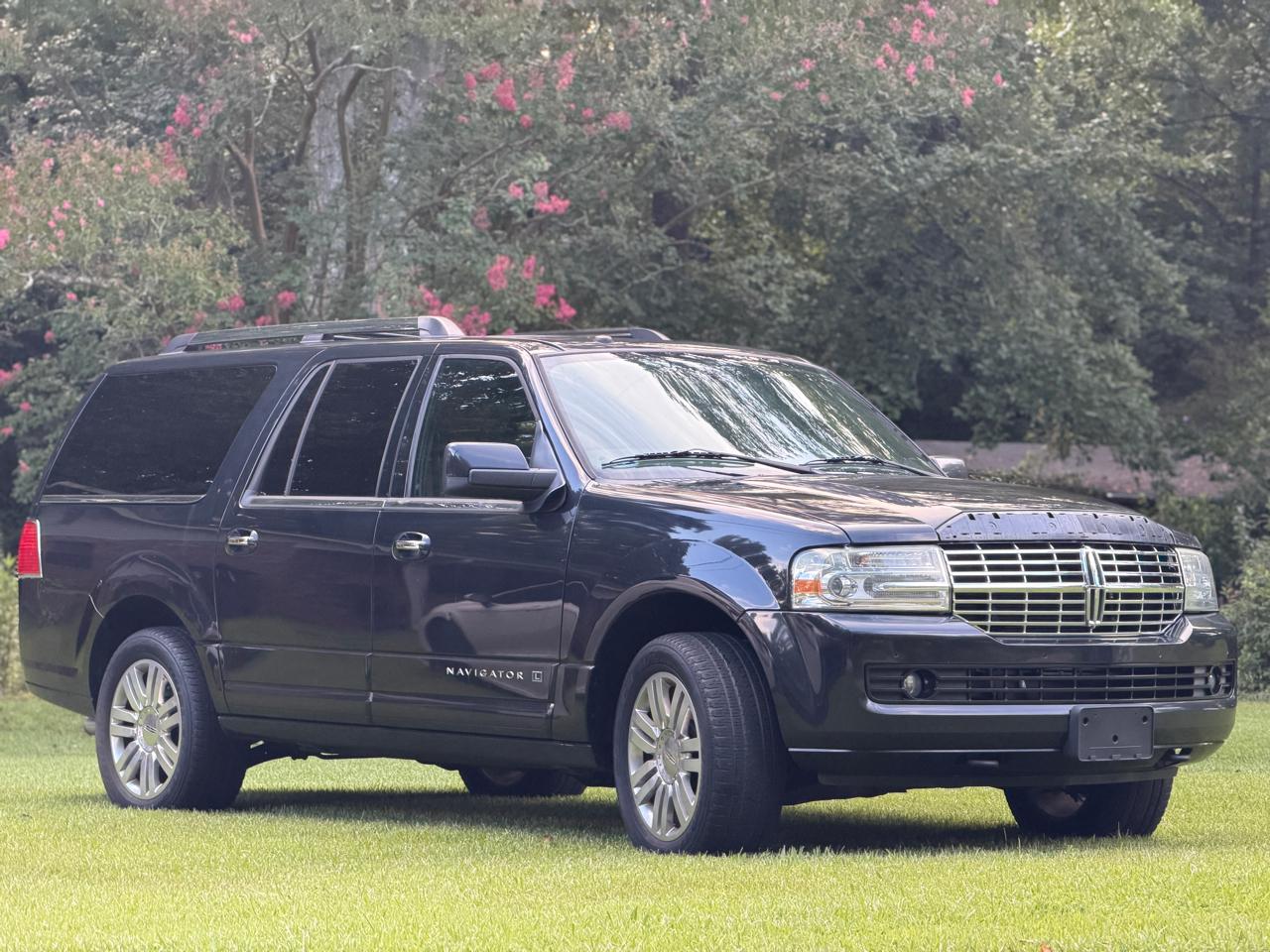 lincoln navigator 2011 5LMJJ3J56BEJ07369 image lincoln navigator 2011 5LMJJ3J56BEJ07369 image