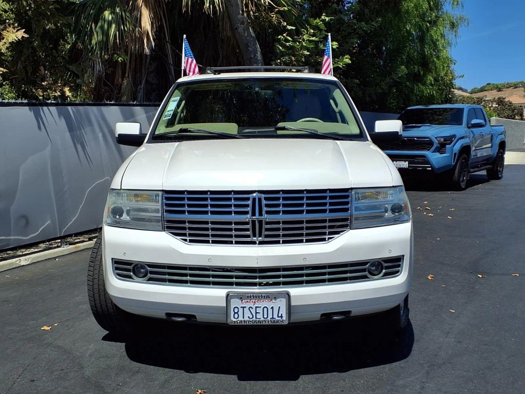 lincoln navigator 2010 5LMJJ2H58AEJ11373 image lincoln navigator 2010 5LMJJ2H58AEJ11373 image