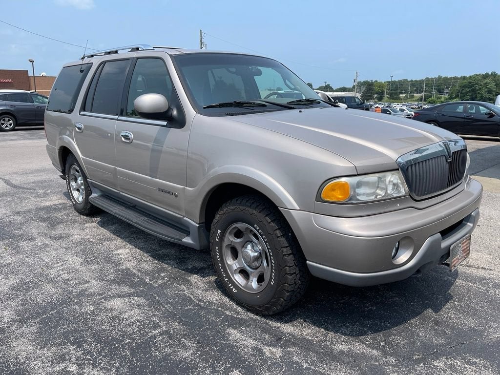 lincoln navigator 2001 5LMFU28R01LJ19012 image lincoln navigator 2001 5LMFU28R01LJ19012 image