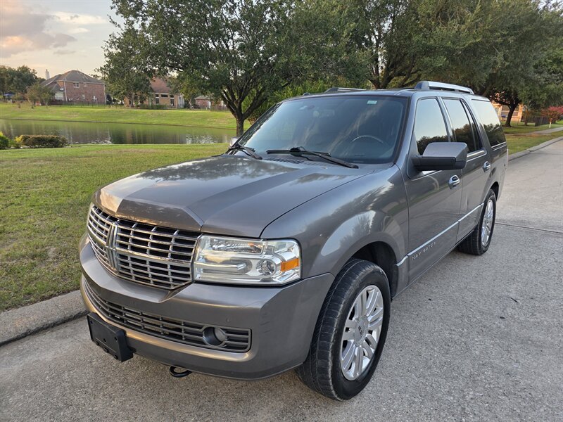 lincoln navigator 2014 5LMJJ2H50EEL06597 image lincoln navigator 2014 5LMJJ2H50EEL06597 image