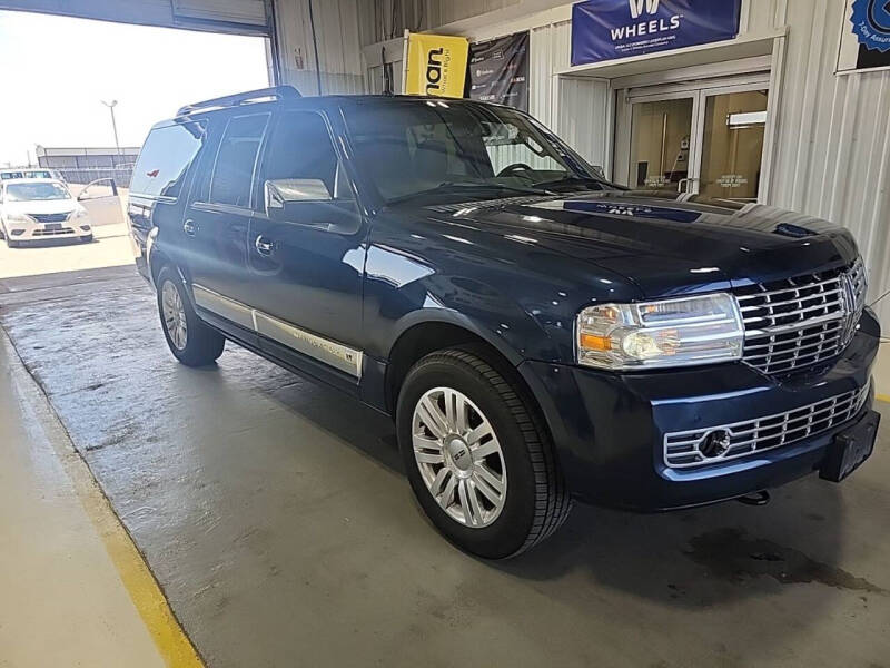 lincoln navigator 2014 5LMJJ3J56EEL04837 image lincoln navigator 2014 5LMJJ3J56EEL04837 image