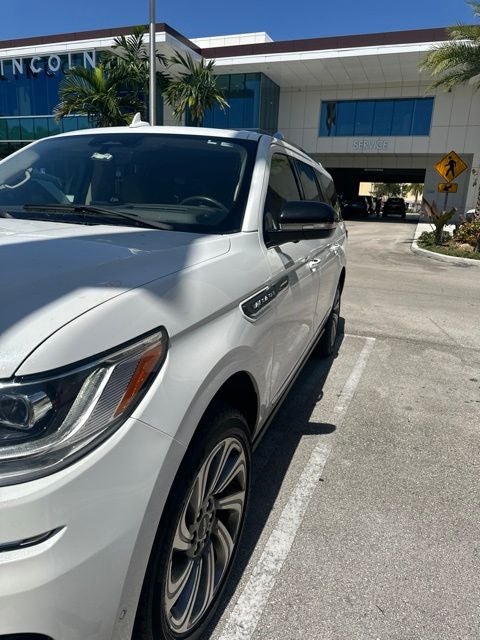 lincoln navigator 2022 5LMJJ3KTXNEL11139 image lincoln navigator 2022 5LMJJ3KTXNEL11139 image