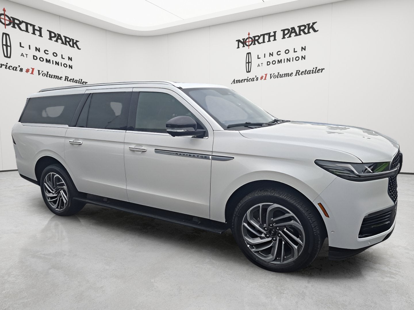 lincoln navigator 2025 5LMJJ3LG7SEL09975 image lincoln navigator 2025 5LMJJ3LG7SEL09975 image