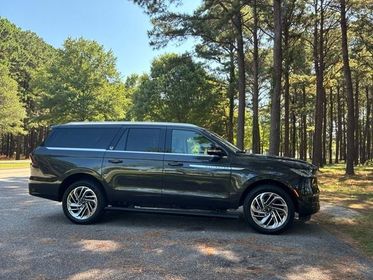 lincoln navigator 2025 5LMJJ3LG0SEL02172 image lincoln navigator 2025 5LMJJ3LG0SEL02172 image
