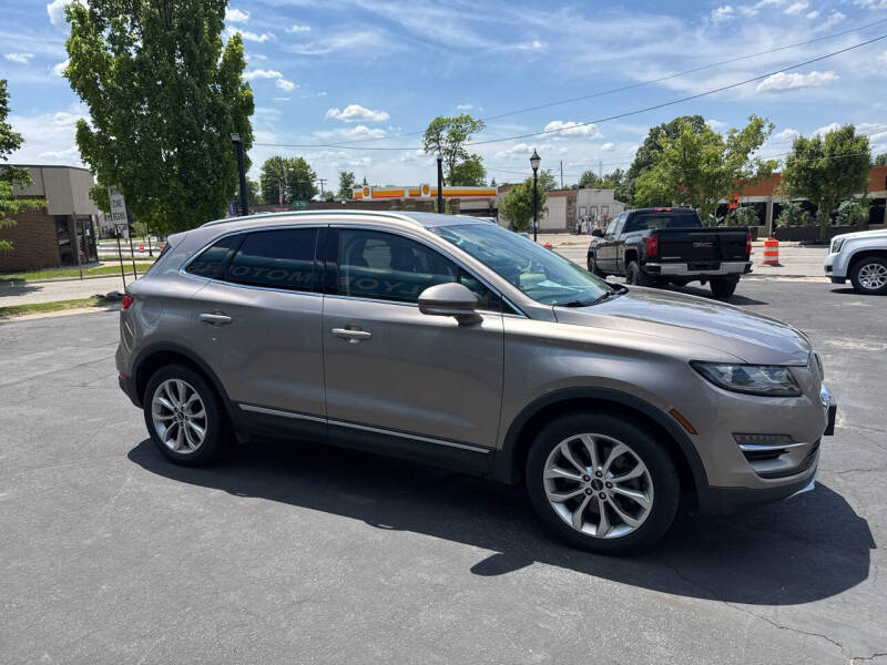 lincoln mkc 2019 5LMCJ2D97KUL27403 image lincoln mkc 2019 5LMCJ2D97KUL27403 image