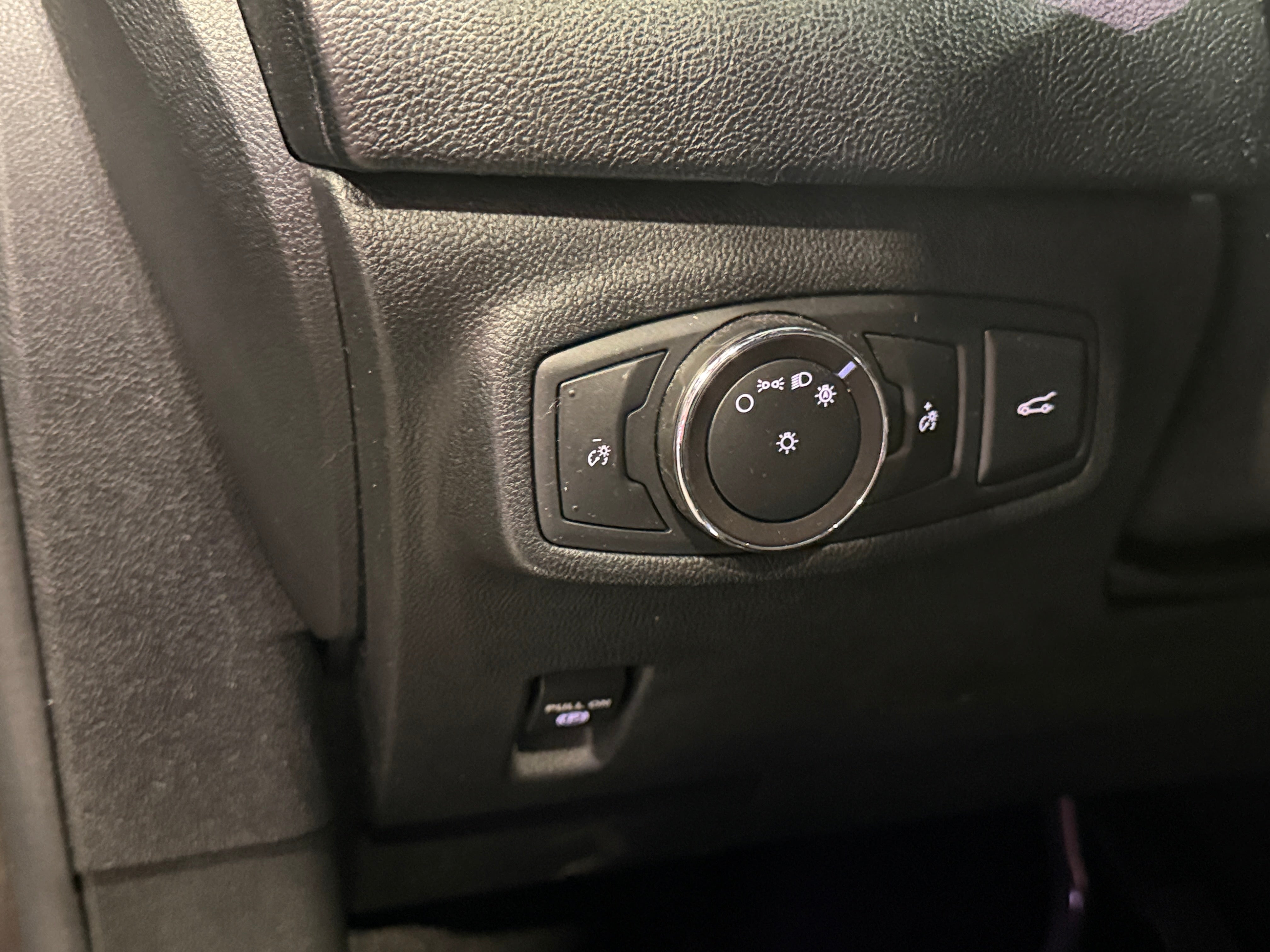 lincoln mkc 2019 5LMCJ2D9XKUL12961 image lincoln mkc 2019 5LMCJ2D9XKUL12961 image