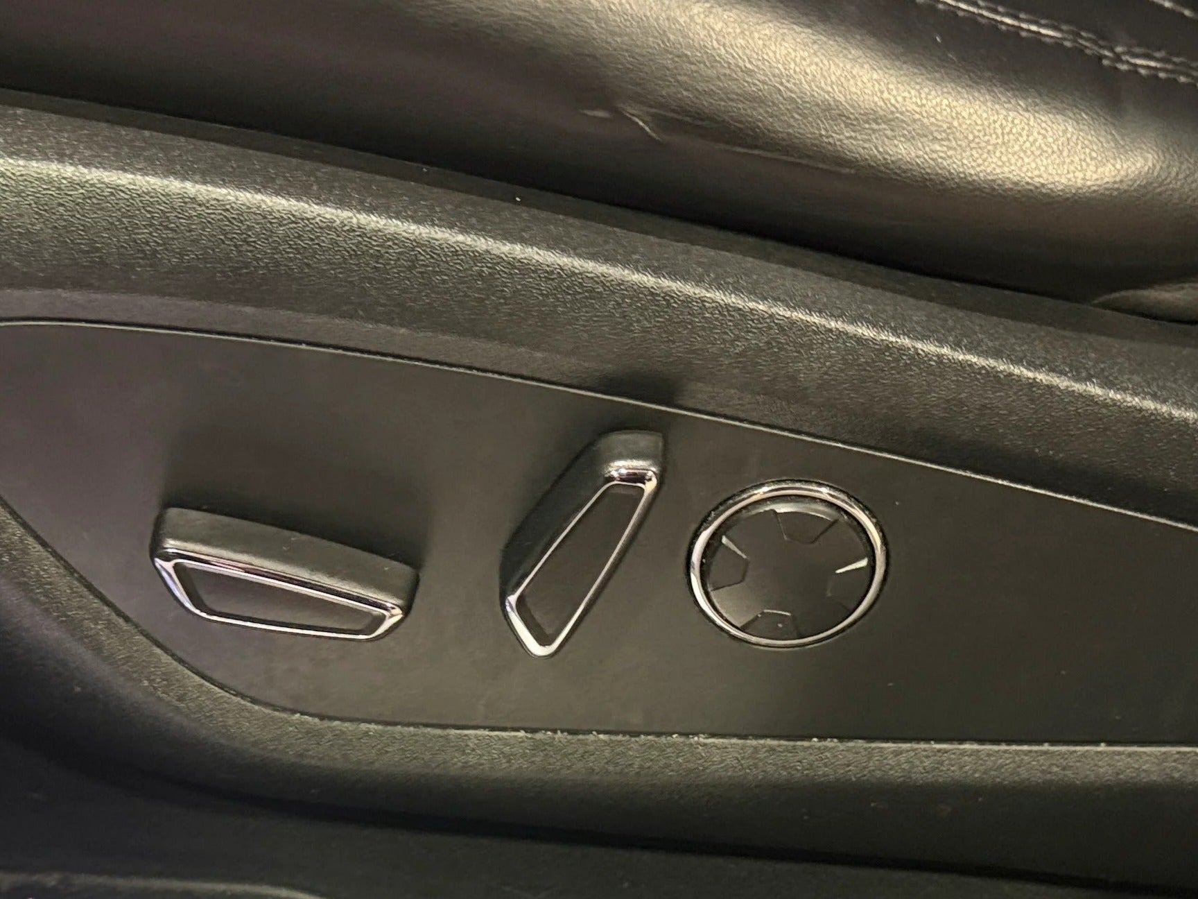 lincoln mkc 2018 5LMCJ2D94JUL08693 image lincoln mkc 2018 5LMCJ2D94JUL08693 image